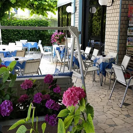 Отель Podgora Nuova Gestione 3*